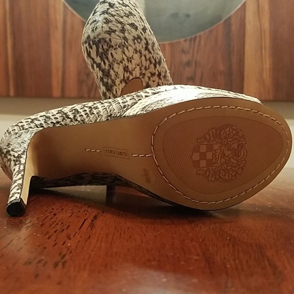 Vince Camuto python pumps - Picture 4 of 4